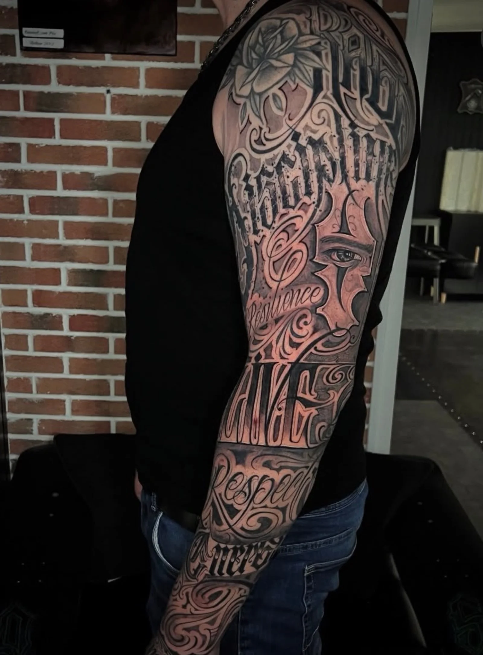 lettrage bras chicano